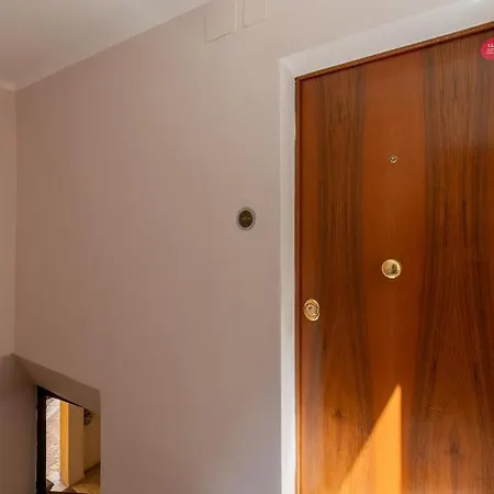 Apartment Santo Stefano Elegant By Wonderful Italy